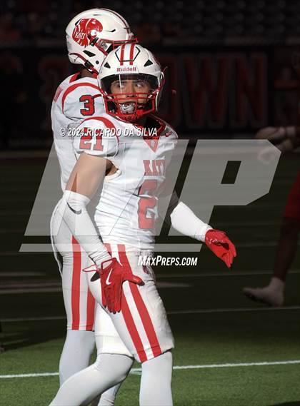 Thumbnail 3 in Katy vs. North Shore (UIL 6A Football Division 1 Region 3 Regional) photogallery.