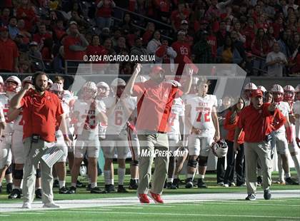 Thumbnail 1 in Katy vs. North Shore (UIL 6A Football Division 1 Region 3 Regional) photogallery.