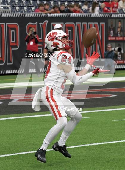 Thumbnail 2 in Katy vs. North Shore (UIL 6A Football Division 1 Region 3 Regional) photogallery.