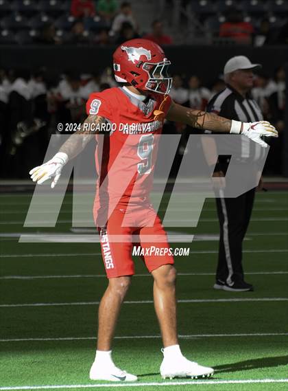 Thumbnail 1 in Katy vs. North Shore (UIL 6A Football Division 1 Region 3 Regional) photogallery.