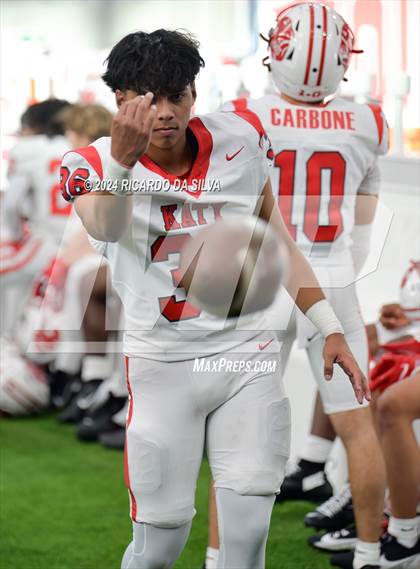 Thumbnail 3 in Katy vs. North Shore (UIL 6A Football Division 1 Region 3 Regional) photogallery.