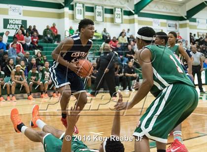 Thumbnail 2 in Cleveland Central Catholic vs Morgan Park (LeBron James Classic) photogallery.