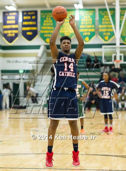 Thumbnail 2 in Cleveland Central Catholic vs Morgan Park (LeBron James Classic) photogallery.