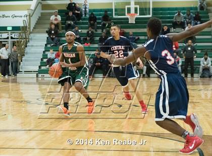 Thumbnail 3 in Cleveland Central Catholic vs Morgan Park (LeBron James Classic) photogallery.