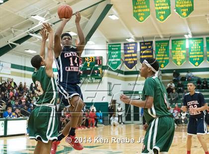 Thumbnail 3 in Cleveland Central Catholic vs Morgan Park (LeBron James Classic) photogallery.