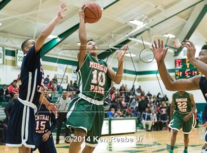 Thumbnail 1 in Cleveland Central Catholic vs Morgan Park (LeBron James Classic) photogallery.