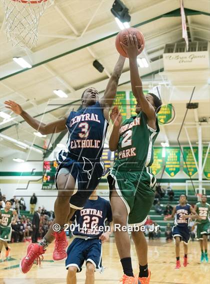 Thumbnail 3 in Cleveland Central Catholic vs Morgan Park (LeBron James Classic) photogallery.