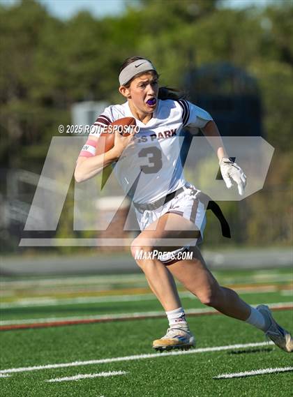 Thumbnail 3 in Eastport-South Manor photogallery.