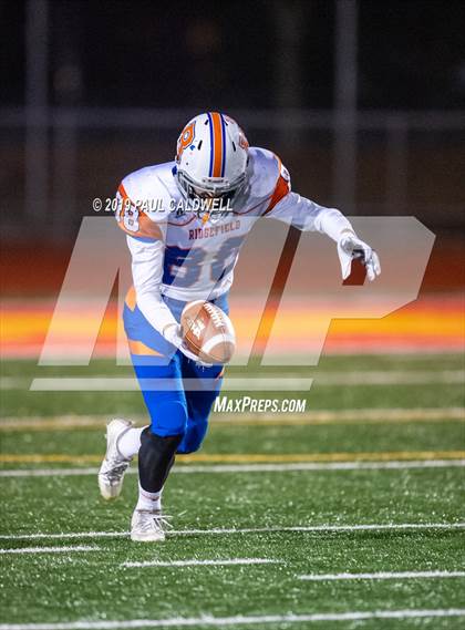 Thumbnail 2 in Ridgefield vs. Steilacoom (WIAA 2A 1st Round) photogallery.