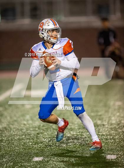 Thumbnail 2 in Ridgefield vs. Steilacoom (WIAA 2A 1st Round) photogallery.