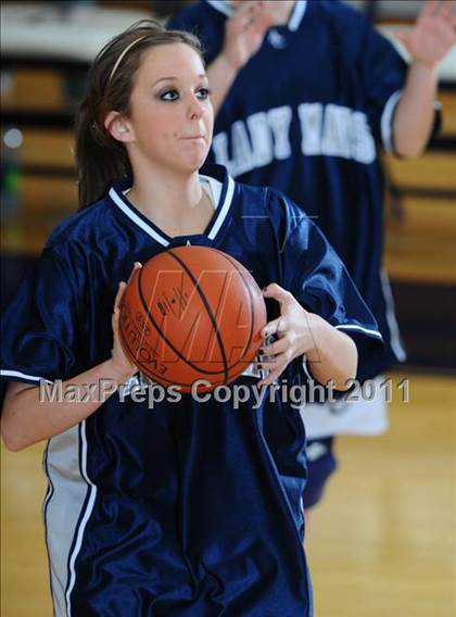 Thumbnail 2 in Knoxville Catholic @ Anderson County photogallery.
