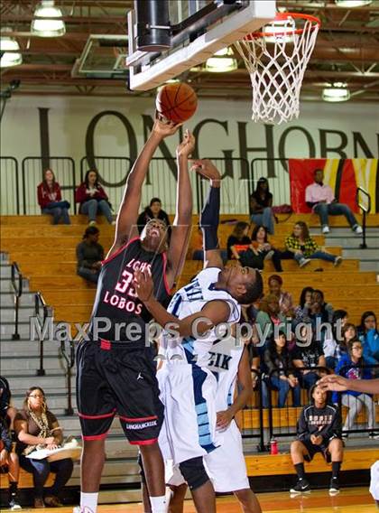 Thumbnail 2 in Alief Elsik vs. Langham Creek (McDonald's Texas Invitational) photogallery.