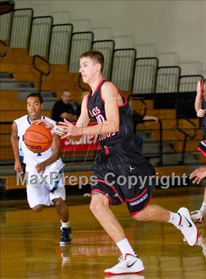 Thumbnail 2 in Alief Elsik vs. Langham Creek (McDonald's Texas Invitational) photogallery.