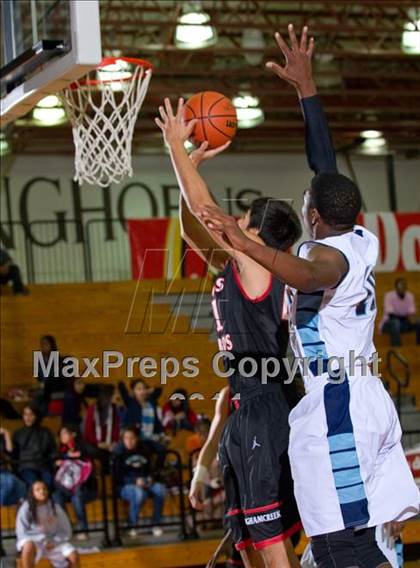Thumbnail 1 in Alief Elsik vs. Langham Creek (McDonald's Texas Invitational) photogallery.