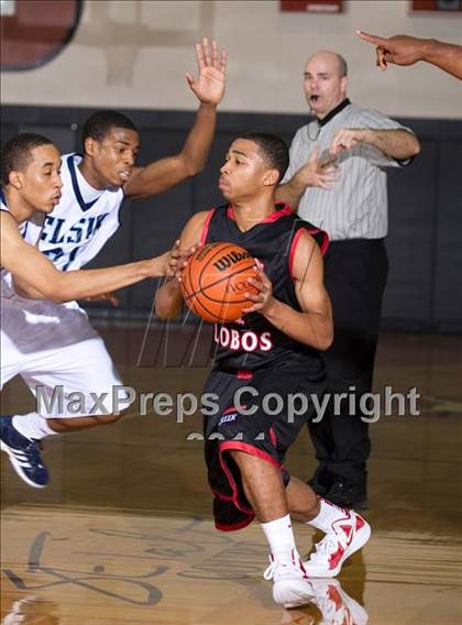 Thumbnail 3 in Alief Elsik vs. Langham Creek (McDonald's Texas Invitational) photogallery.