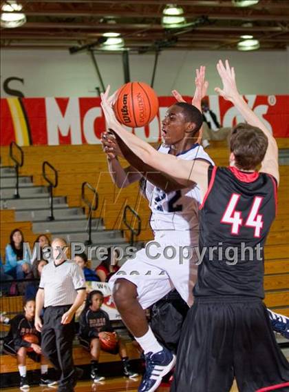 Thumbnail 1 in Alief Elsik vs. Langham Creek (McDonald's Texas Invitational) photogallery.