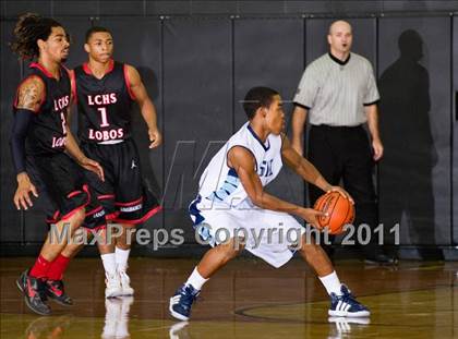 Thumbnail 2 in Alief Elsik vs. Langham Creek (McDonald's Texas Invitational) photogallery.