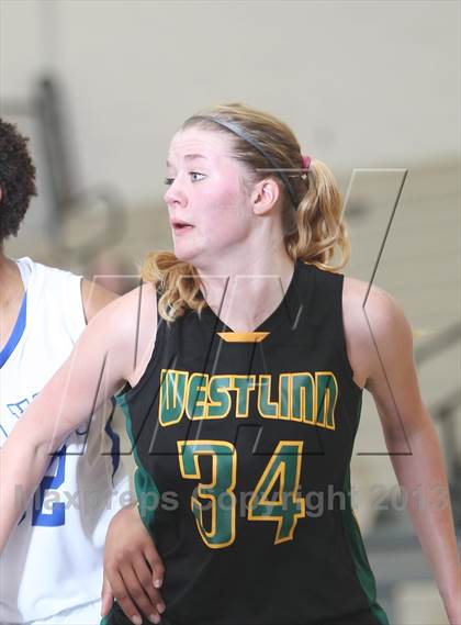 Thumbnail 2 in West Linn vs St. Mary's Academy (Nike Interstate Shootout) photogallery.