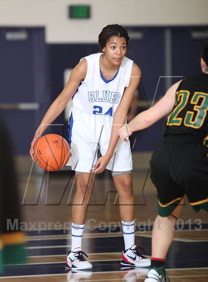 Thumbnail 2 in West Linn vs St. Mary's Academy (Nike Interstate Shootout) photogallery.