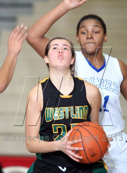 Thumbnail 2 in West Linn vs St. Mary's Academy (Nike Interstate Shootout) photogallery.
