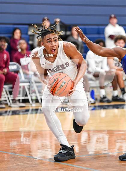 Thumbnail 2 in Silsbee vs Washington (UIL 4A Reg III Final) photogallery.