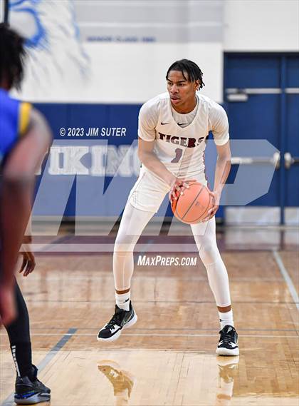 Thumbnail 2 in Silsbee vs Washington (UIL 4A Reg III Final) photogallery.