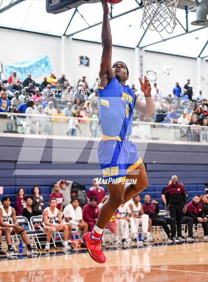 Thumbnail 2 in Silsbee vs Washington (UIL 4A Reg III Final) photogallery.