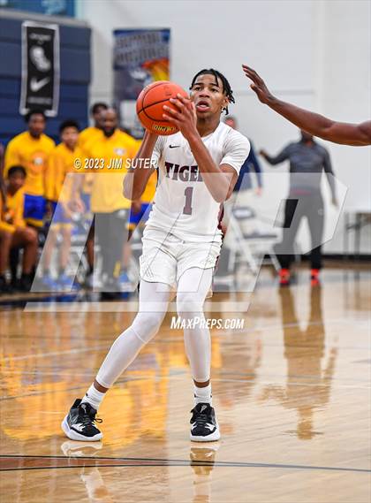 Thumbnail 3 in Silsbee vs Washington (UIL 4A Reg III Final) photogallery.