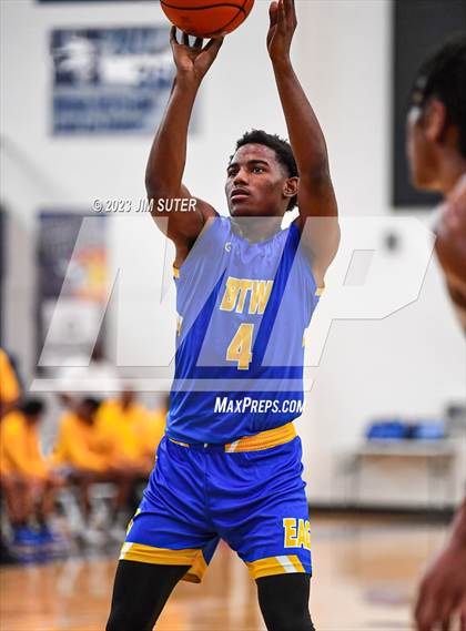 Thumbnail 2 in Silsbee vs Washington (UIL 4A Reg III Final) photogallery.
