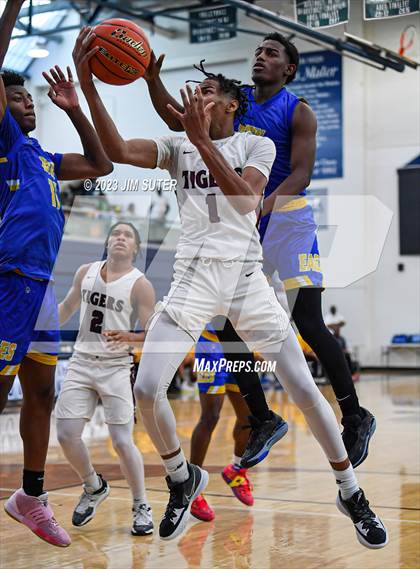 Thumbnail 1 in Silsbee vs Washington (UIL 4A Reg III Final) photogallery.