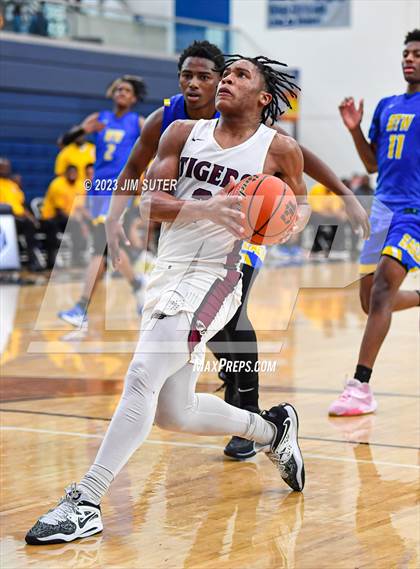 Thumbnail 2 in Silsbee vs Washington (UIL 4A Reg III Final) photogallery.