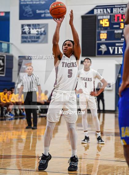 Thumbnail 1 in Silsbee vs Washington (UIL 4A Reg III Final) photogallery.