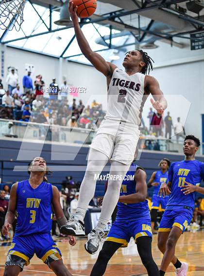 Thumbnail 3 in Silsbee vs Washington (UIL 4A Reg III Final) photogallery.