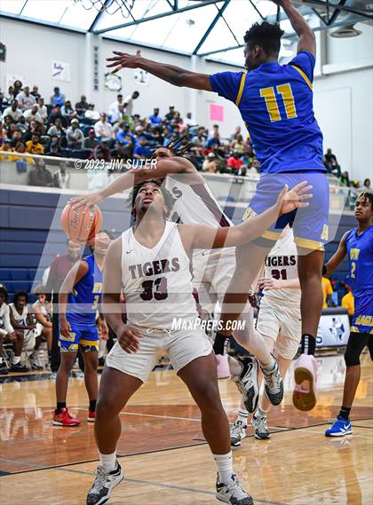 Thumbnail 3 in Silsbee vs Washington (UIL 4A Reg III Final) photogallery.