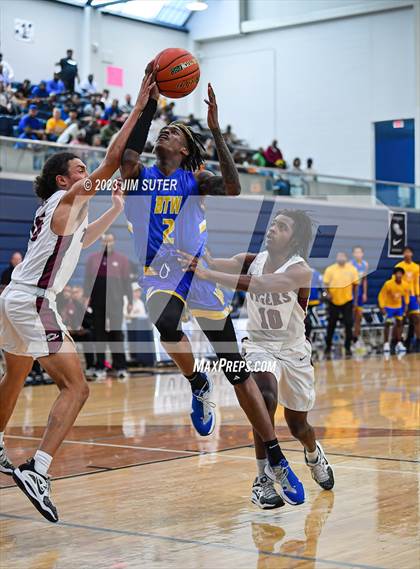 Thumbnail 3 in Silsbee vs Washington (UIL 4A Reg III Final) photogallery.