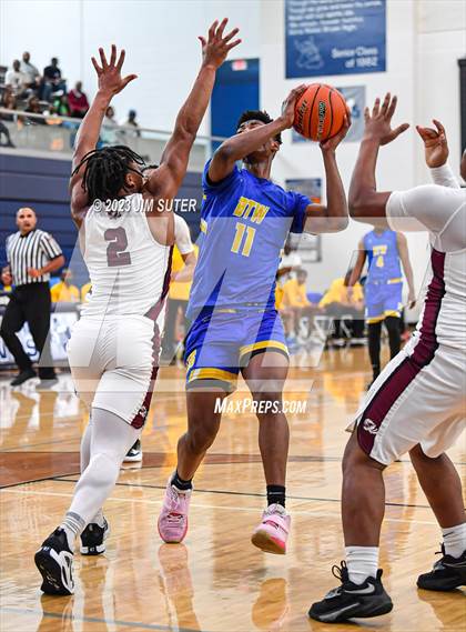 Thumbnail 2 in Silsbee vs Washington (UIL 4A Reg III Final) photogallery.