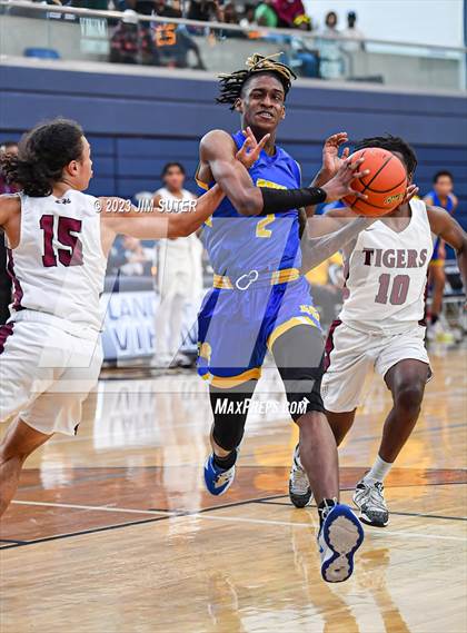 Thumbnail 2 in Silsbee vs Washington (UIL 4A Reg III Final) photogallery.