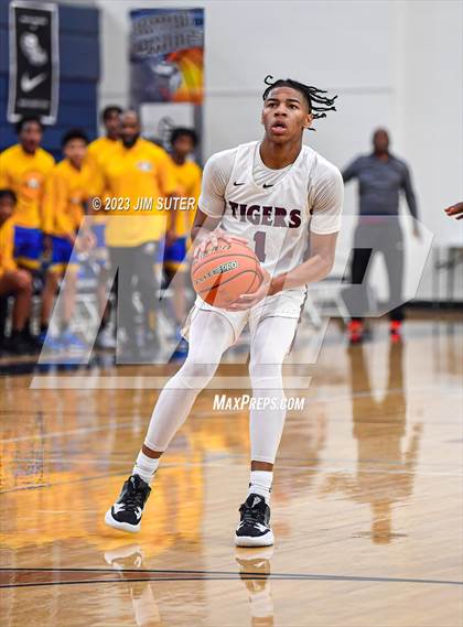 Thumbnail 2 in Silsbee vs Washington (UIL 4A Reg III Final) photogallery.