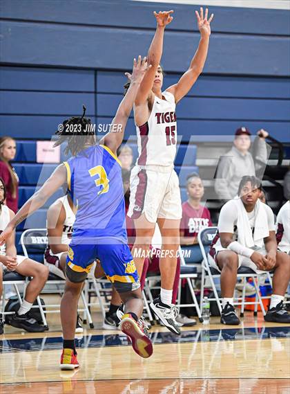 Thumbnail 3 in Silsbee vs Washington (UIL 4A Reg III Final) photogallery.