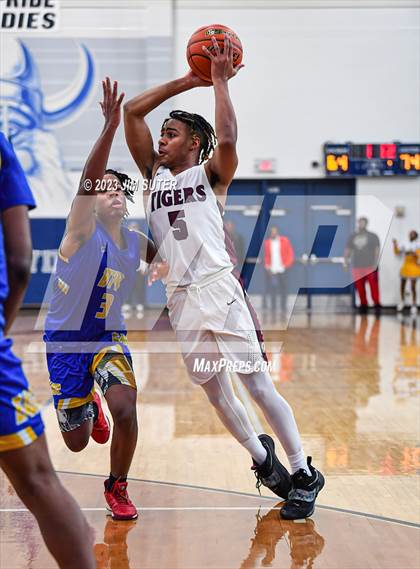 Thumbnail 3 in Silsbee vs Washington (UIL 4A Reg III Final) photogallery.