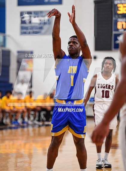 Thumbnail 1 in Silsbee vs Washington (UIL 4A Reg III Final) photogallery.