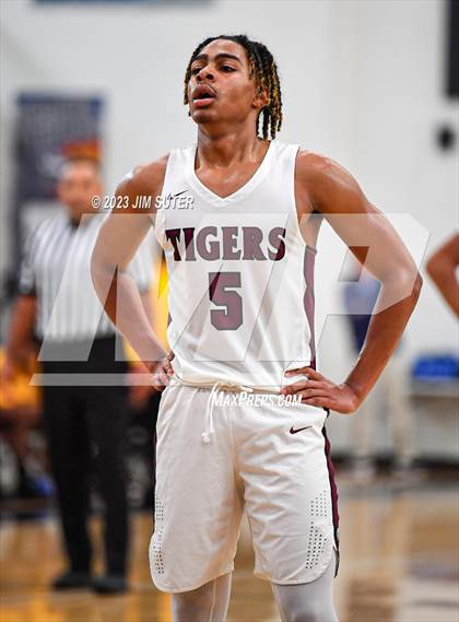 Thumbnail 1 in Silsbee vs Washington (UIL 4A Reg III Final) photogallery.