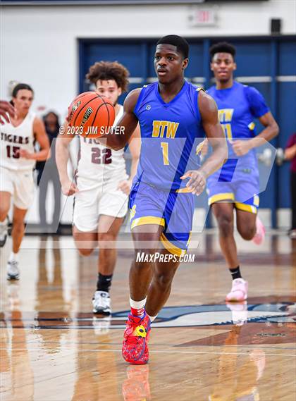 Thumbnail 2 in Silsbee vs Washington (UIL 4A Reg III Final) photogallery.