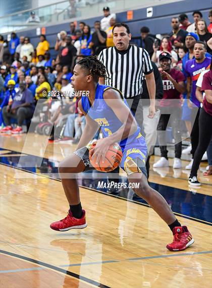 Thumbnail 2 in Silsbee vs Washington (UIL 4A Reg III Final) photogallery.