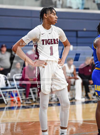 Thumbnail 1 in Silsbee vs Washington (UIL 4A Reg III Final) photogallery.