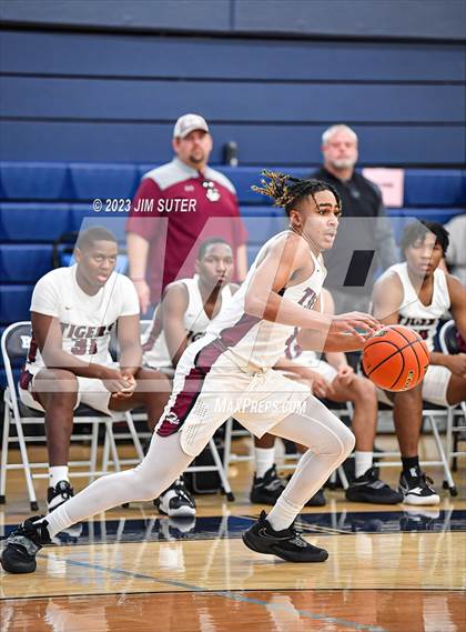 Thumbnail 1 in Silsbee vs Washington (UIL 4A Reg III Final) photogallery.
