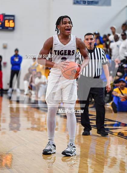 Thumbnail 2 in Silsbee vs Washington (UIL 4A Reg III Final) photogallery.