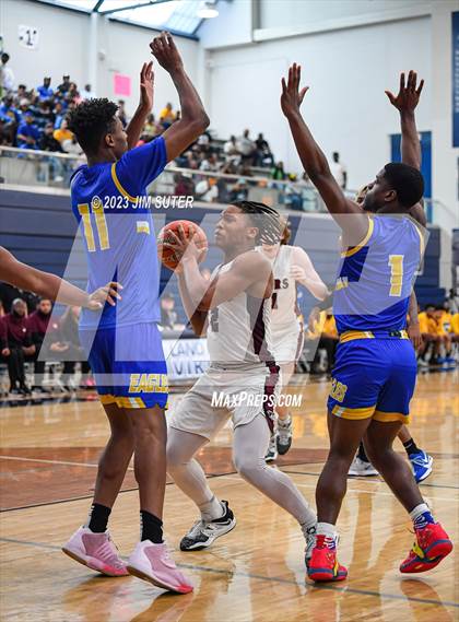 Thumbnail 2 in Silsbee vs Washington (UIL 4A Reg III Final) photogallery.