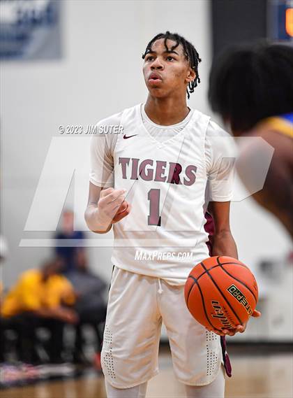 Thumbnail 1 in Silsbee vs Washington (UIL 4A Reg III Final) photogallery.