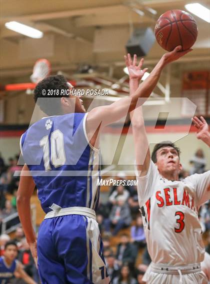 Thumbnail 2 in Selma vs. Madera photogallery.